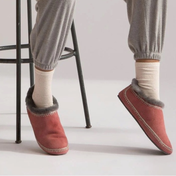 Free People brand new Laidback London Dusty Pink Cozy shearling slippers 🧘 ♥️ - Picture 2 of 9